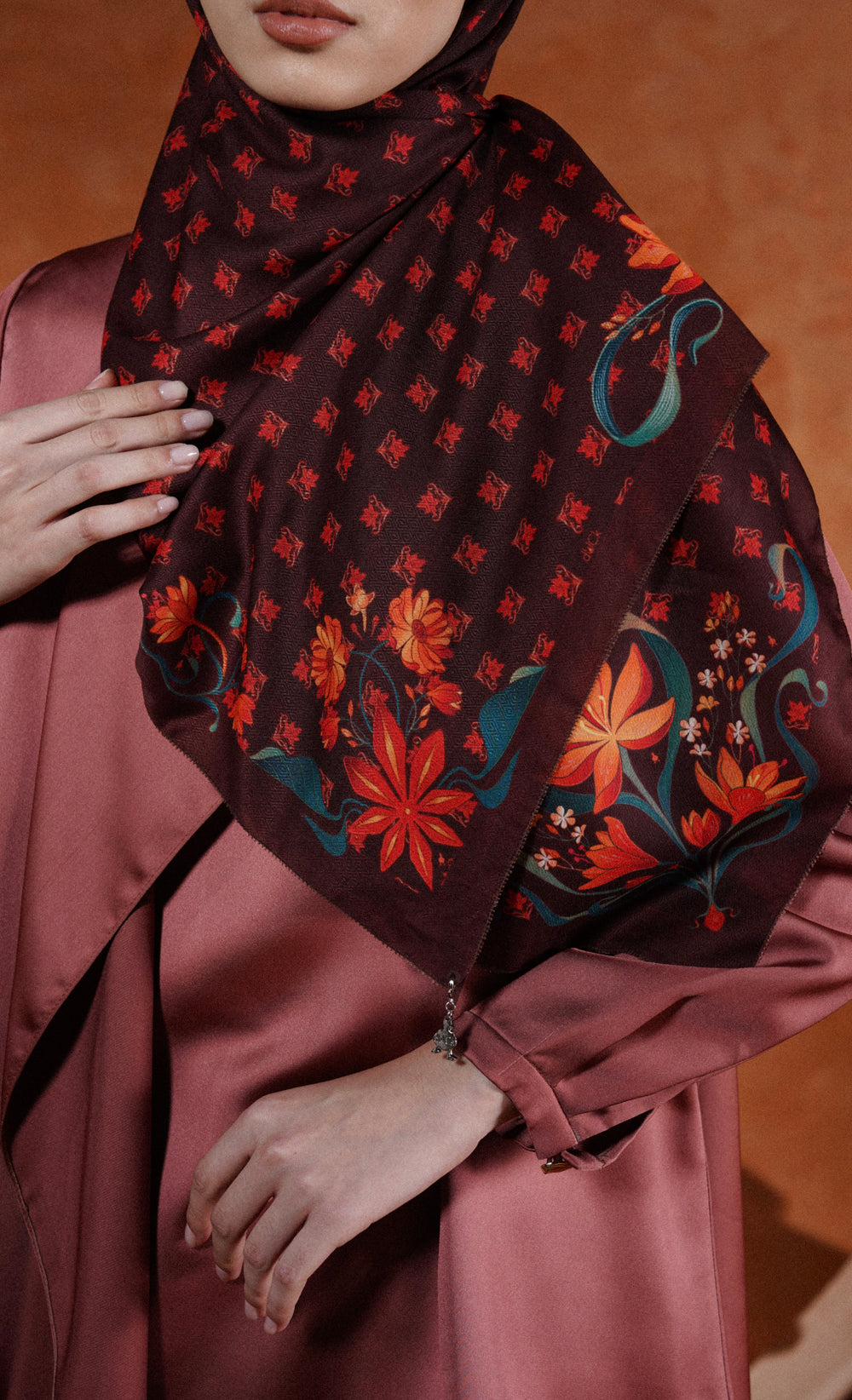 The Spice dUCk Voile Shawl in Clove