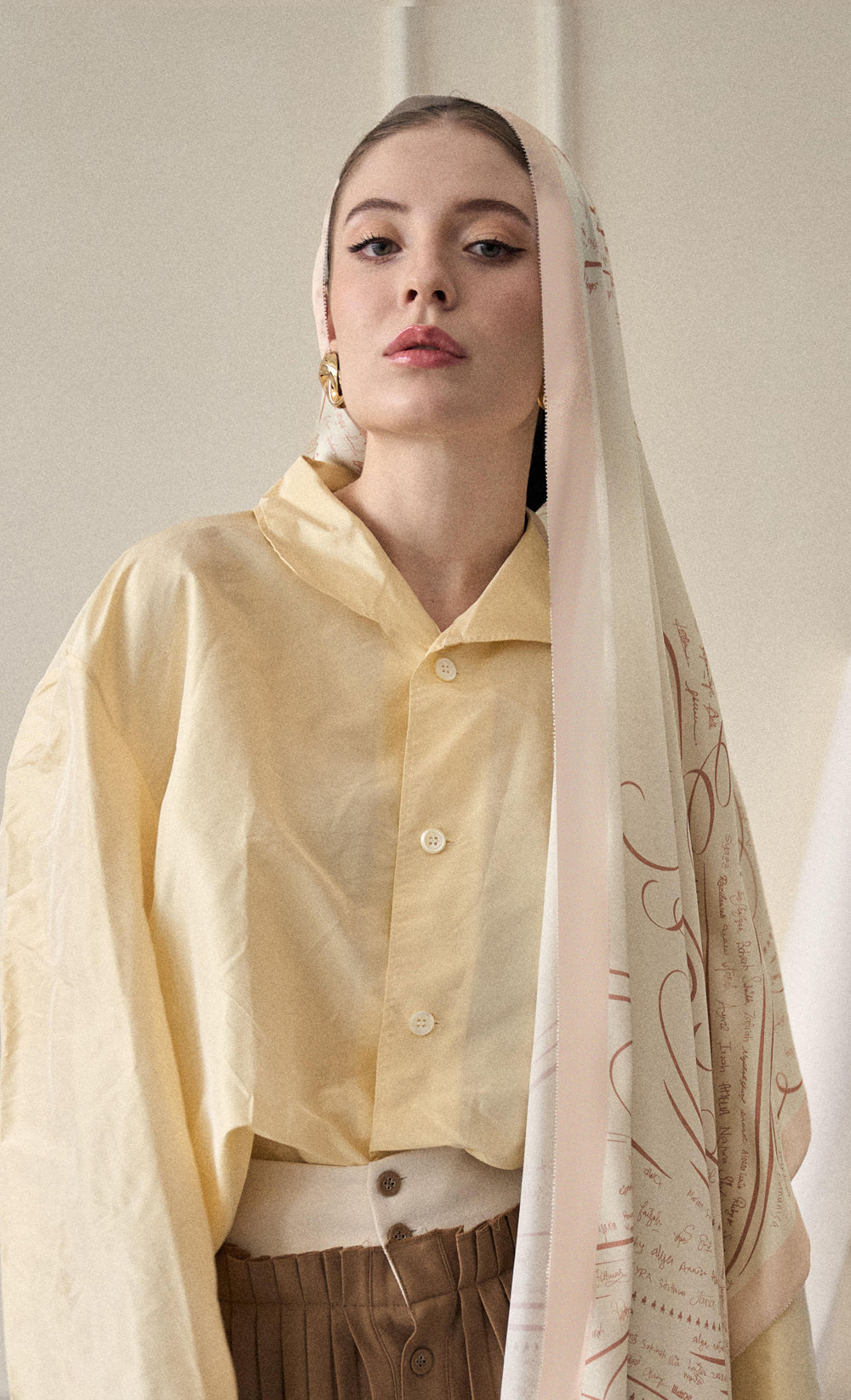 The dUCkade dUCk Satin Silk Shawl in Topaz