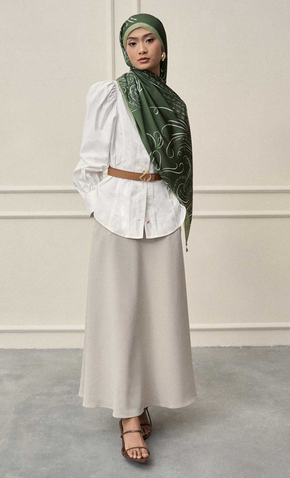 The dUCkade dUCk Matte Satin Silk Shawl in Emerald