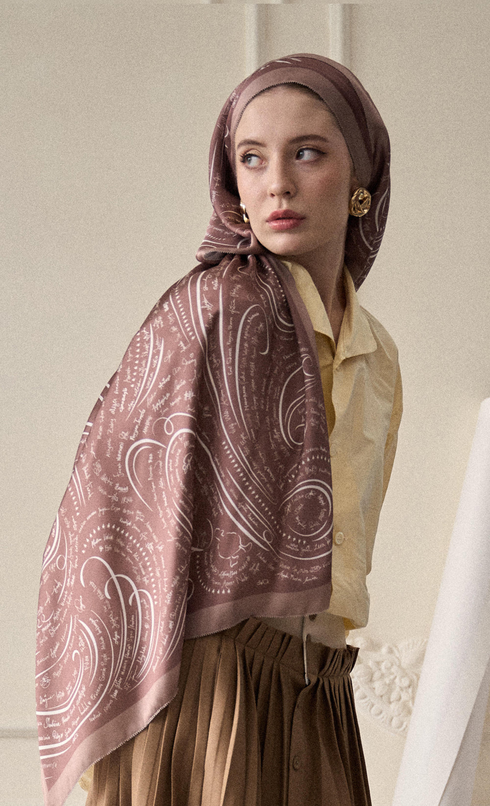 The dUCkade dUCk Satin Silk Shawl in Quartz