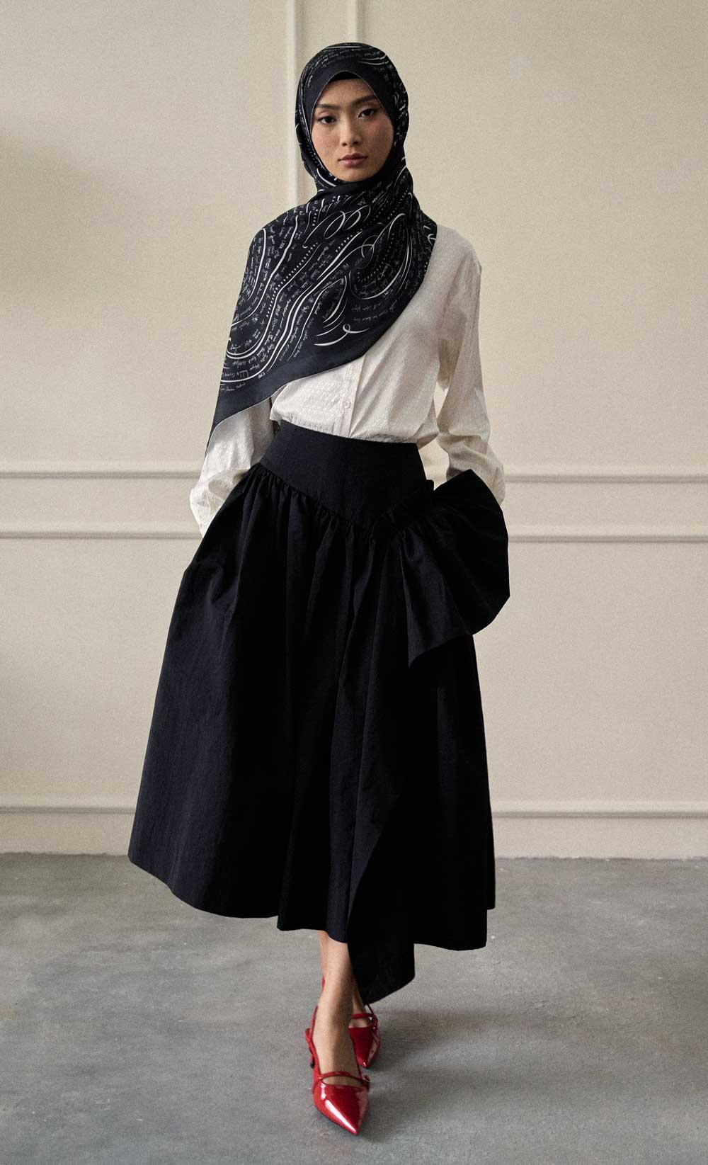 The dUCkade dUCk Matte Satin Silk Shawl in Onyx