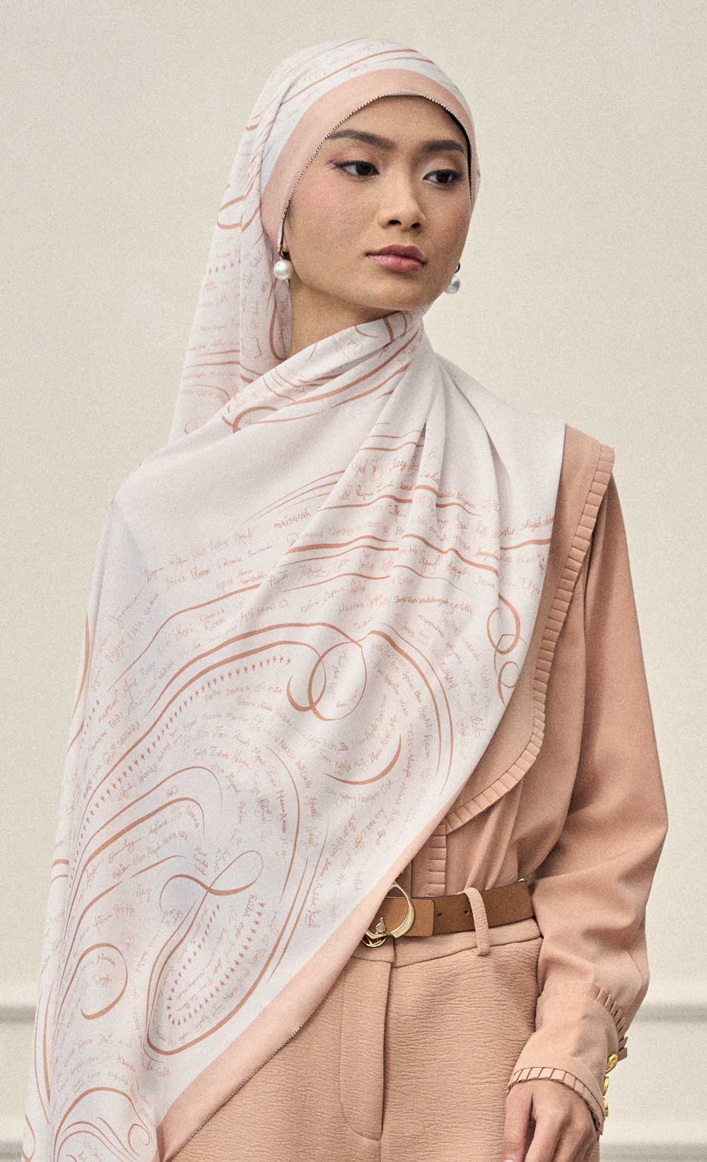 The dUCkade dUCk Matte Satin Silk Shawl in Rose Quartz