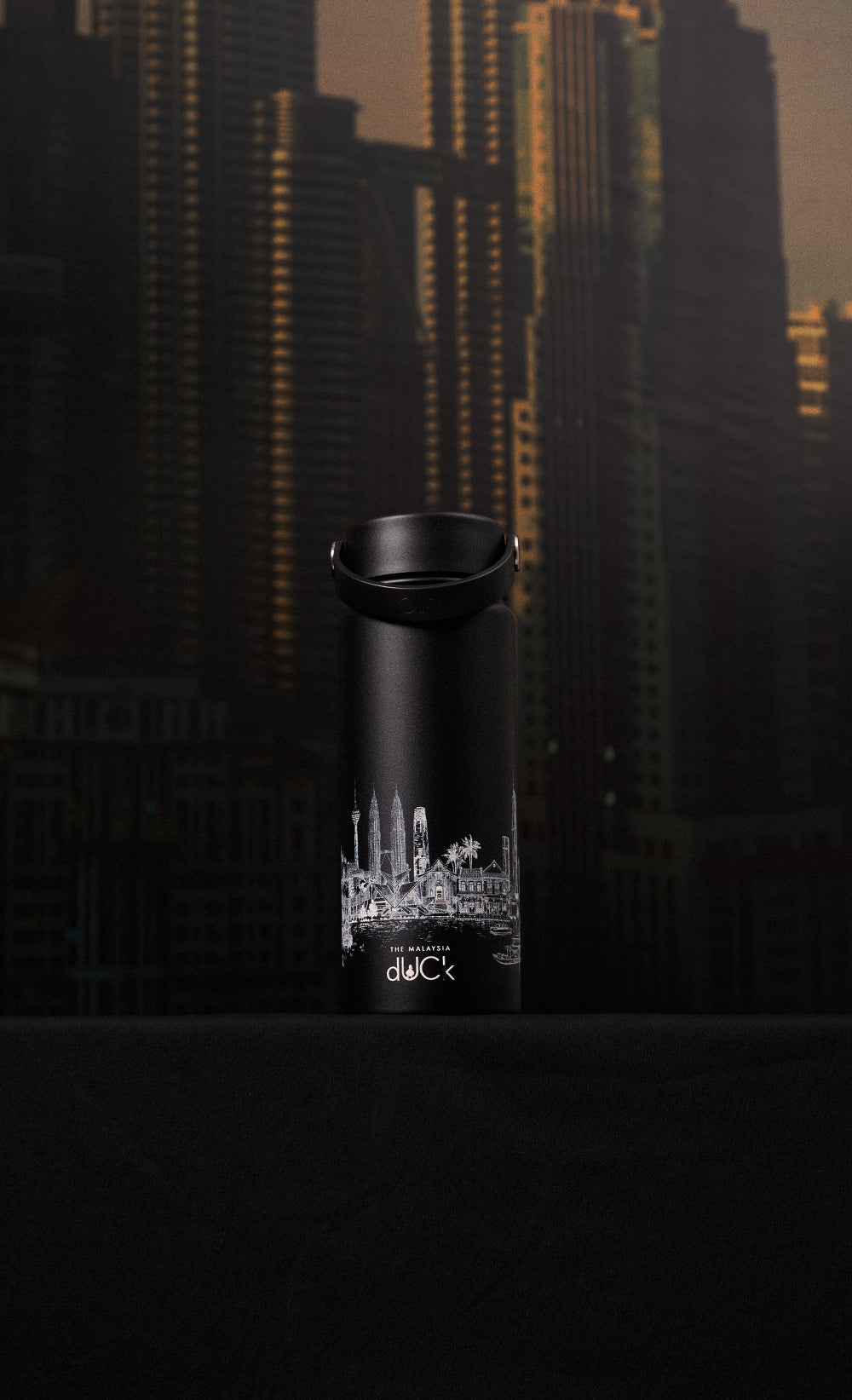 The Malaysia dUCk - Montigo Ace Bottle Medium in Black