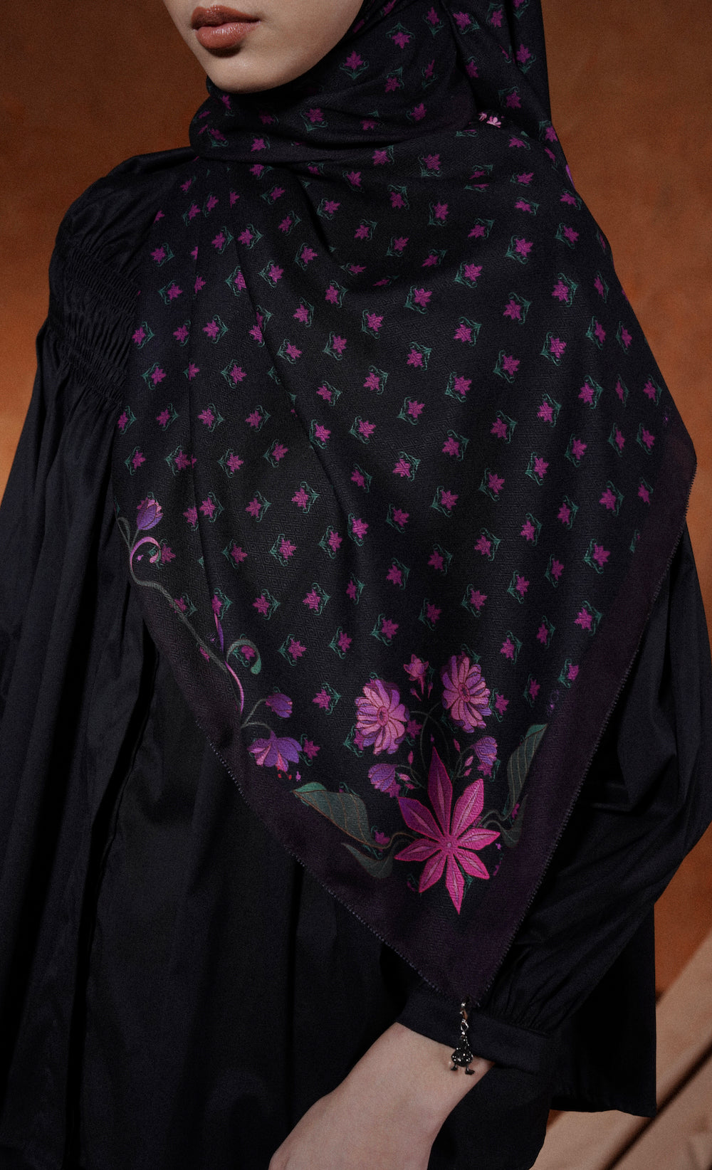 The Spice dUCk Voile Shawl in Poppyseed