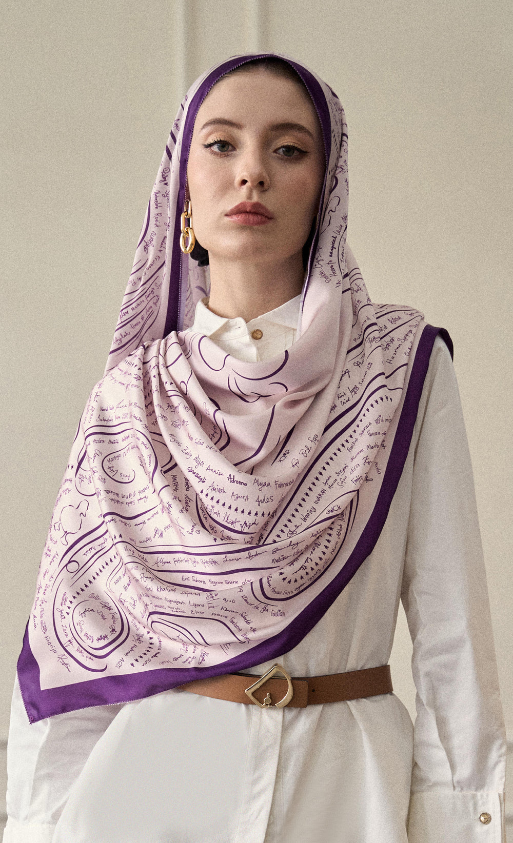 The dUCkade dUCk Satin Silk Shawl in Amethyst