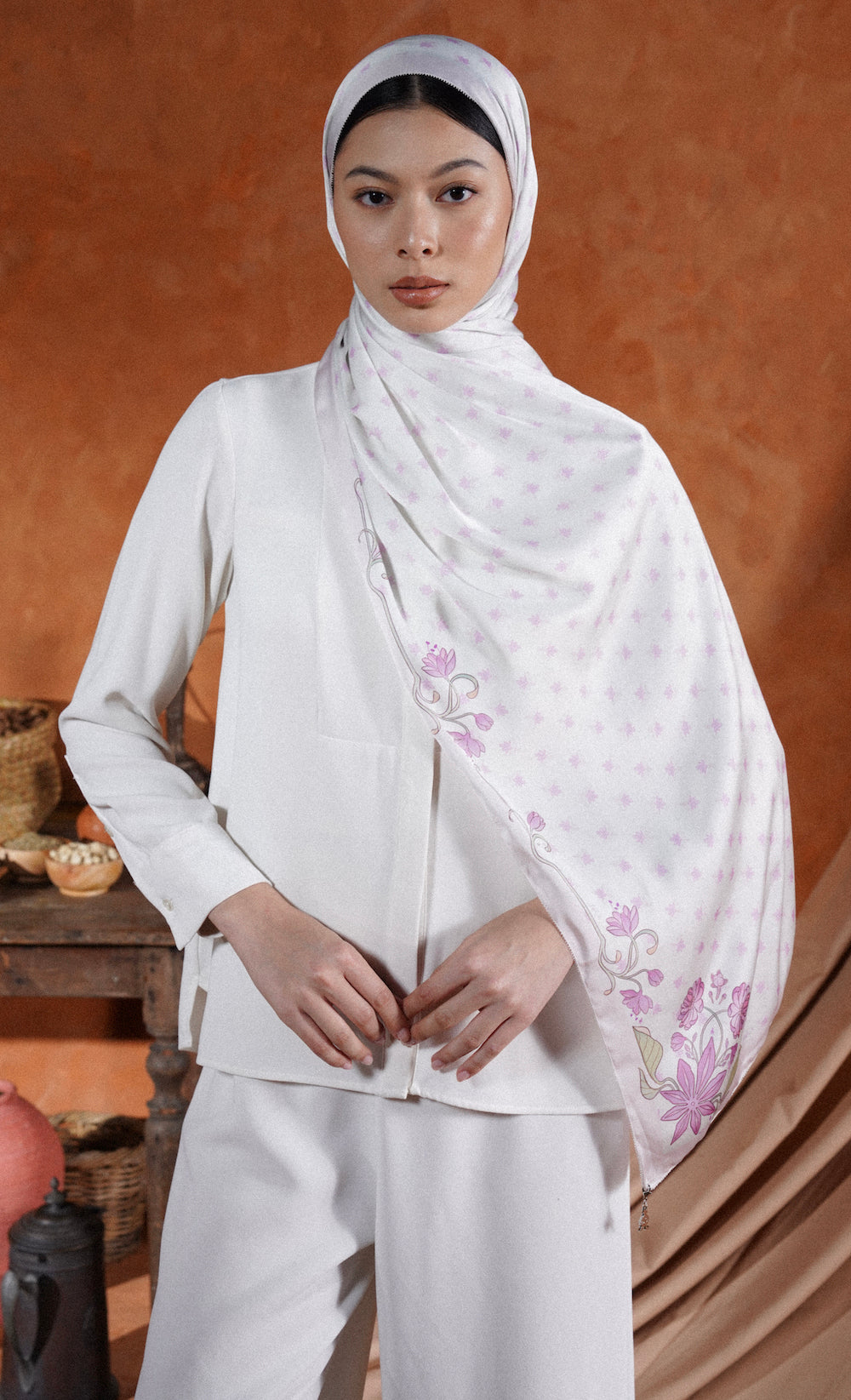 The Spice dUCk Satin Silk Shawl in Vanilla