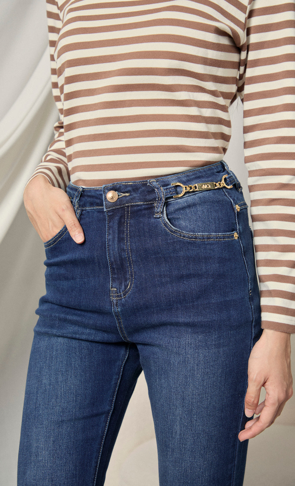 Bootcut Jeans in Dark Blue