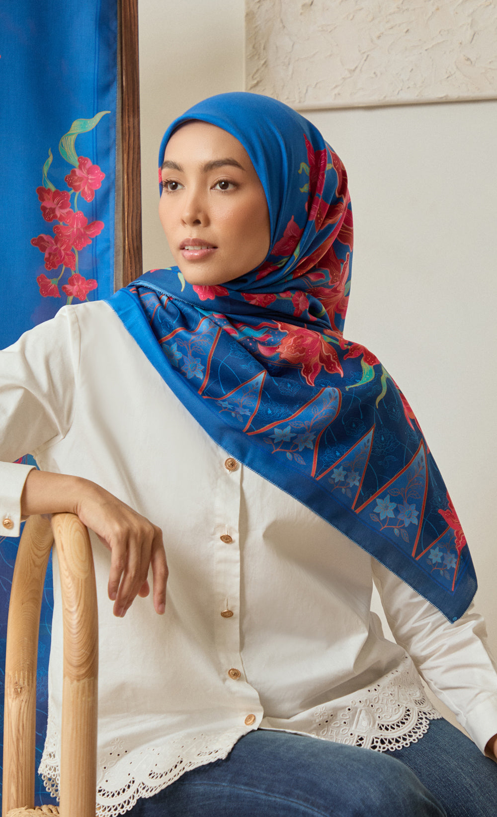 The Warisan dUCk Square Scarf in Setia