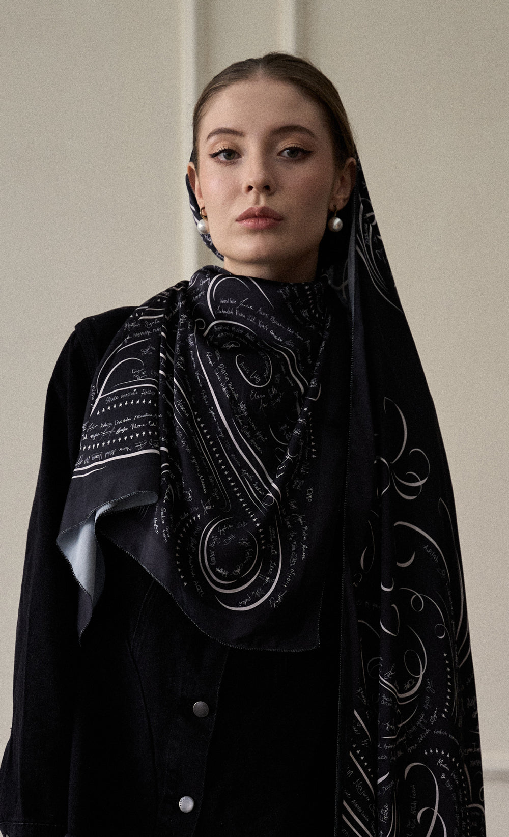 The dUCkade dUCk Satin Silk Shawl in Onyx